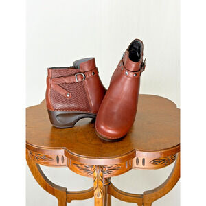 Sanita Danish Design Side Zip Clog/Boot EU 38 US Womens 7.5 #0145C